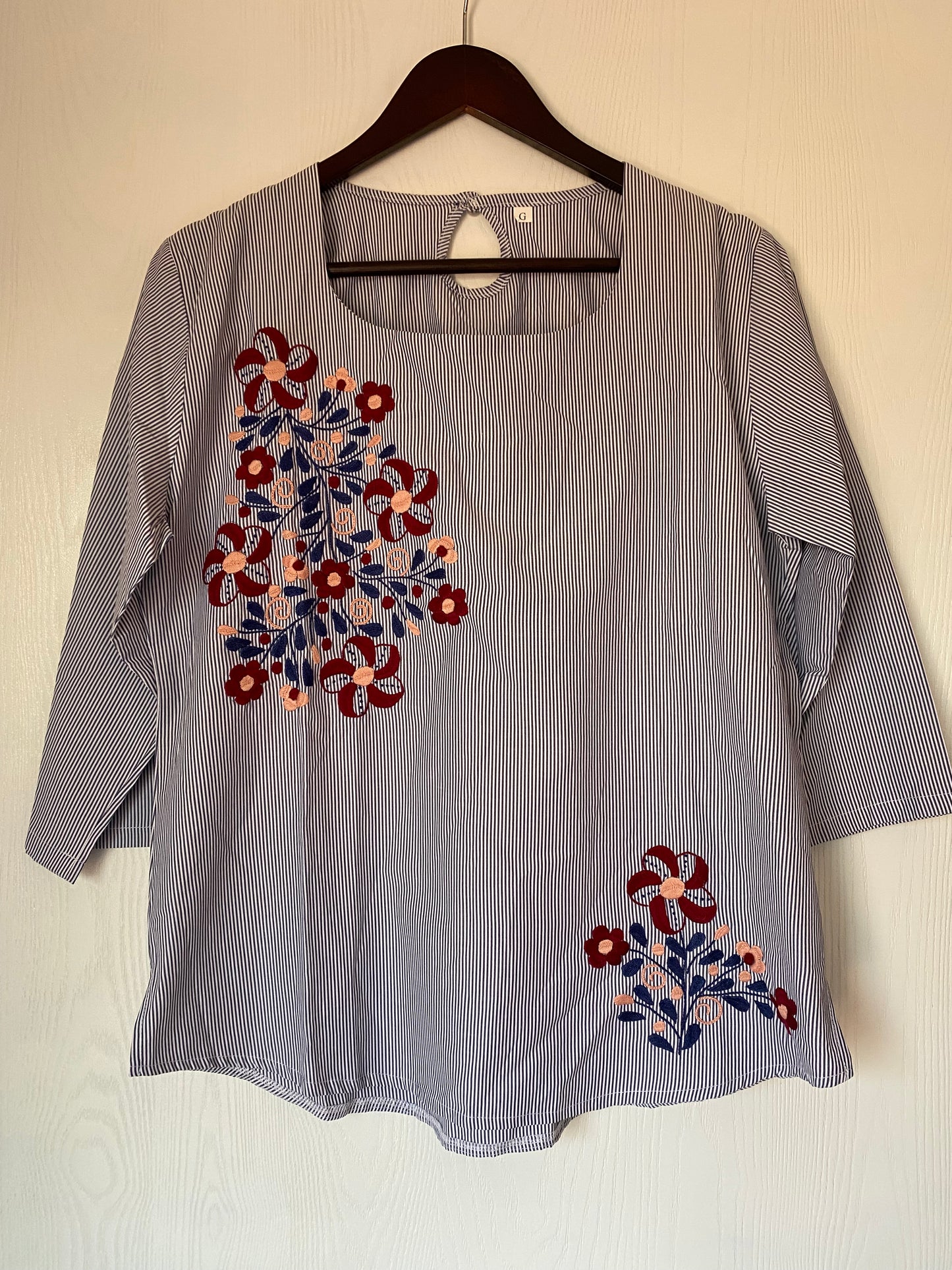 Women's Blouse Hand-embroidered Size Large