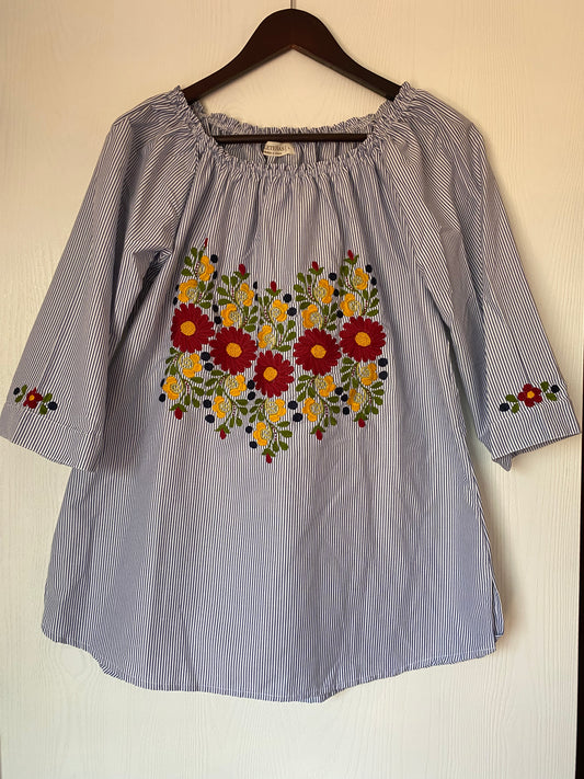 Women's Blouse Hand-embroidered Size Large
