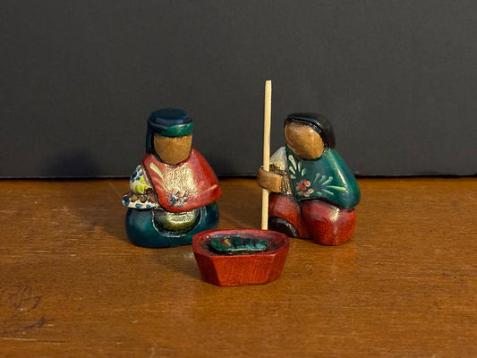 3-piece Green and Red Indigenous Nativity