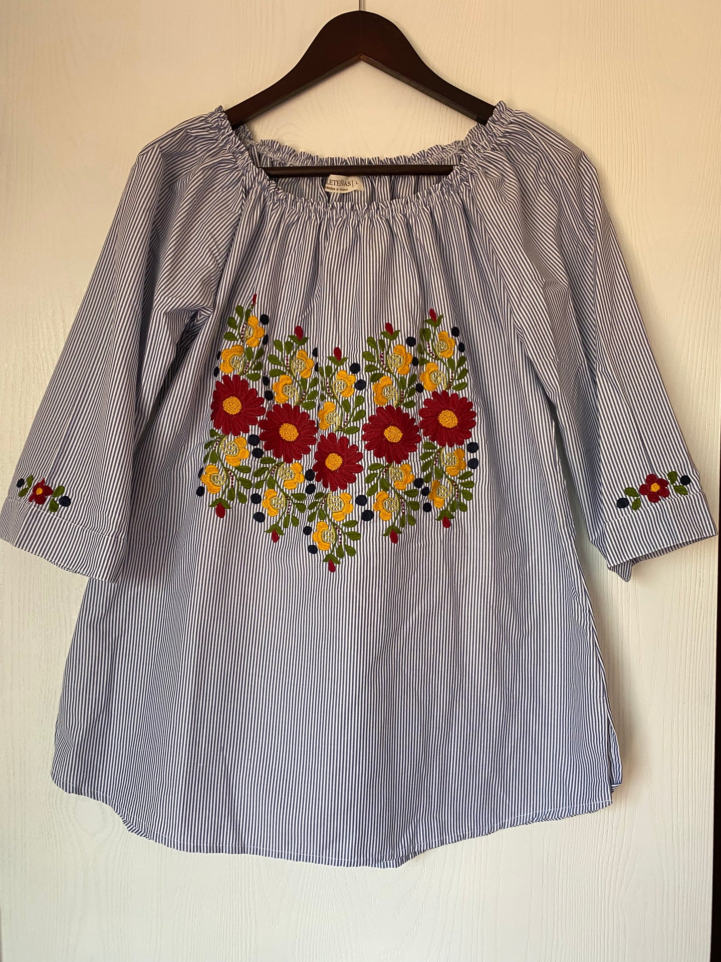 Women's Blouse Hand-embroidered Size Large